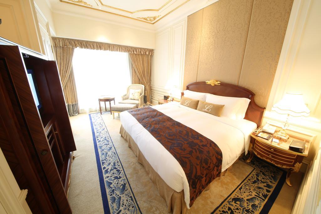 Legendale Hotel Beijing Bagian luar foto